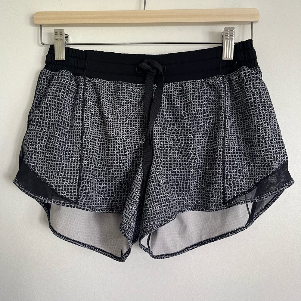 Lululemon Hotty Hot Athletic Sports Short - Fall Net White Black - US 6